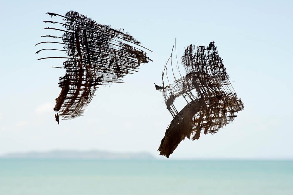 familiar strangers_Blok_03